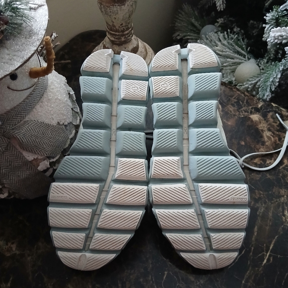 On Cloud X Lifestyle/Athletic Medical Field Shoes Size 11 for Women - Picture 9 of 10